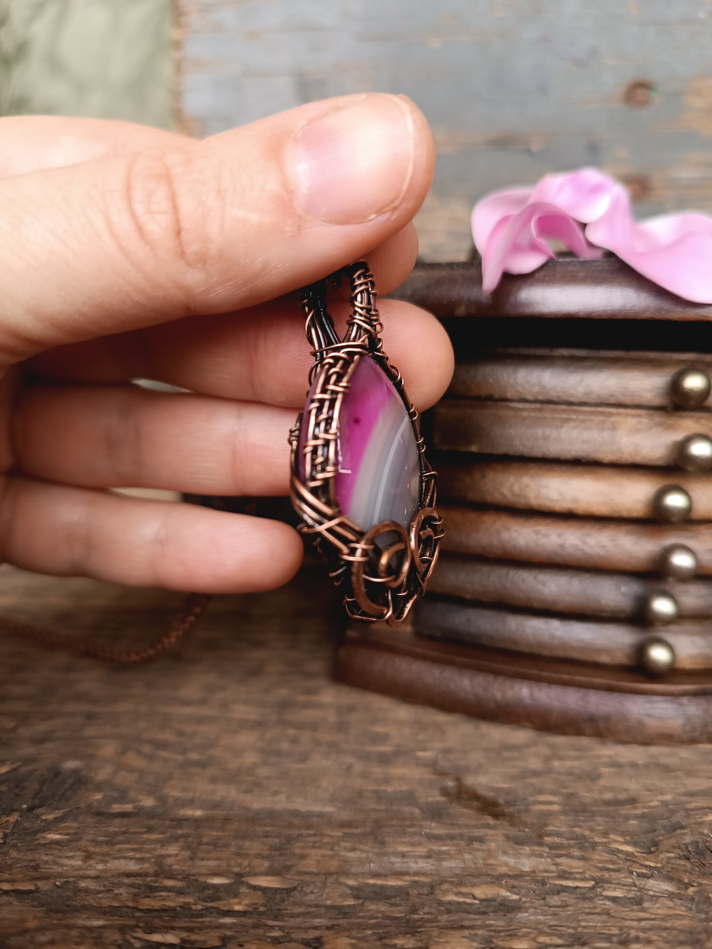 Pink agate pendant.