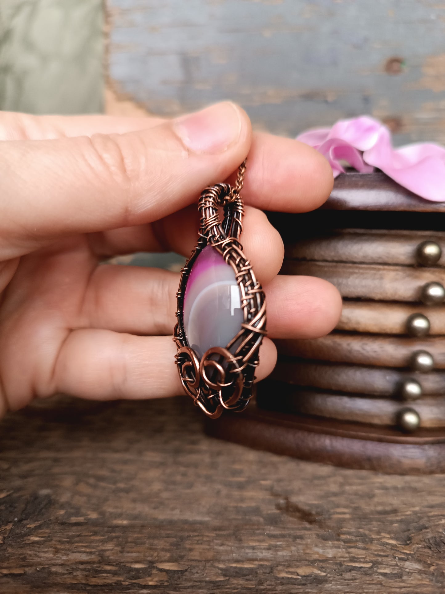 Pink agate pendant.