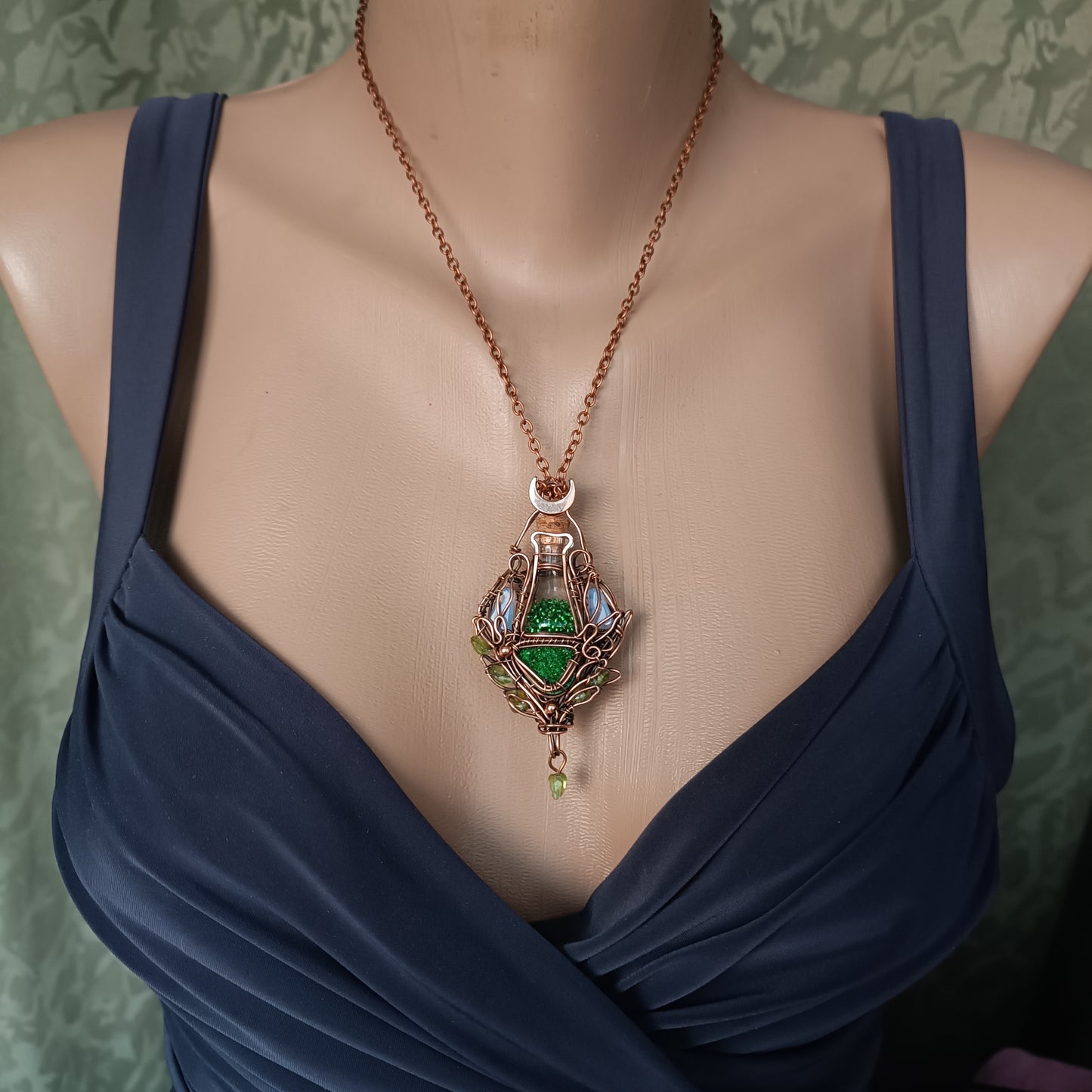 Green lantern. Vial necklace