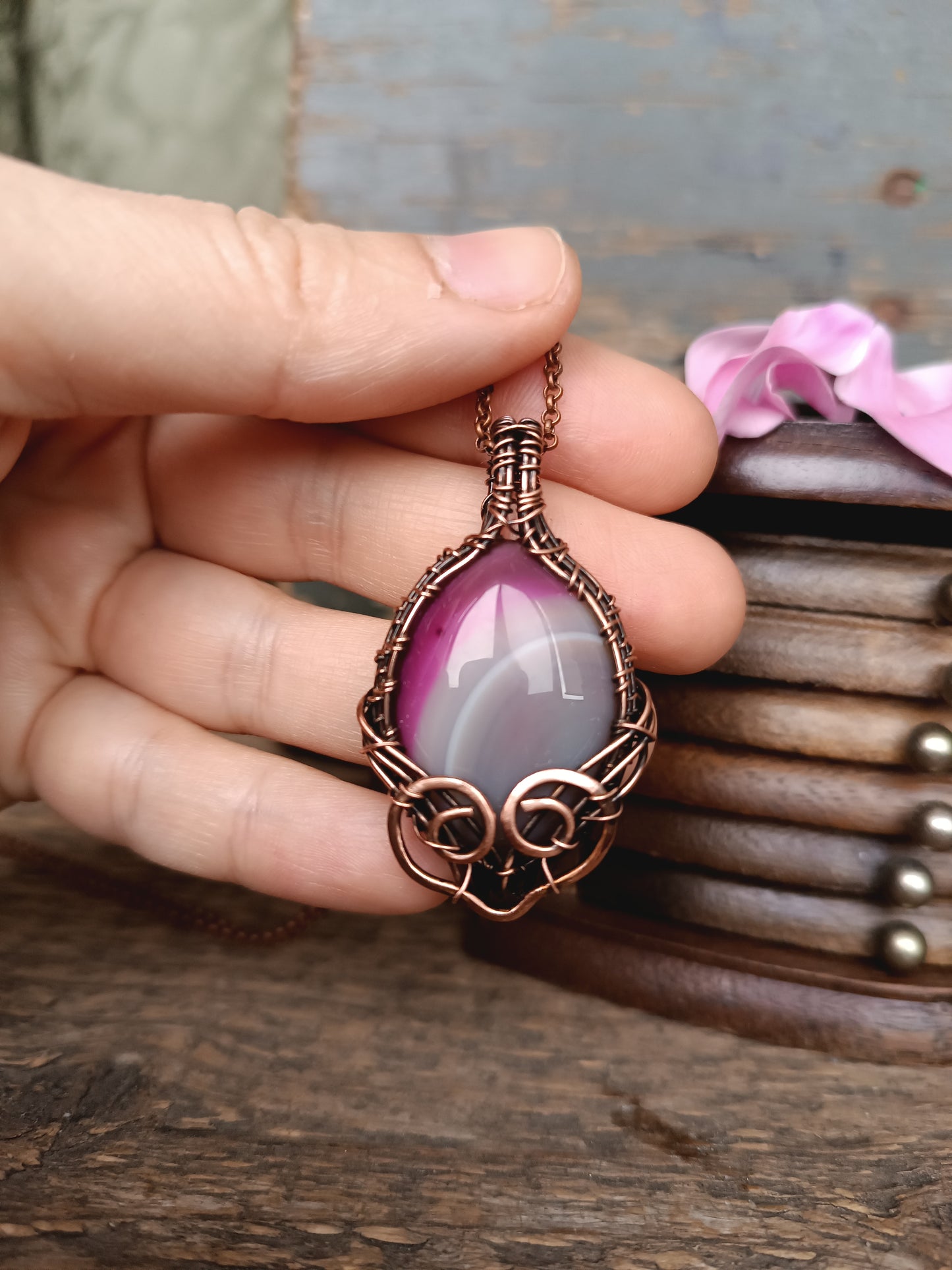 Pink agate pendant.