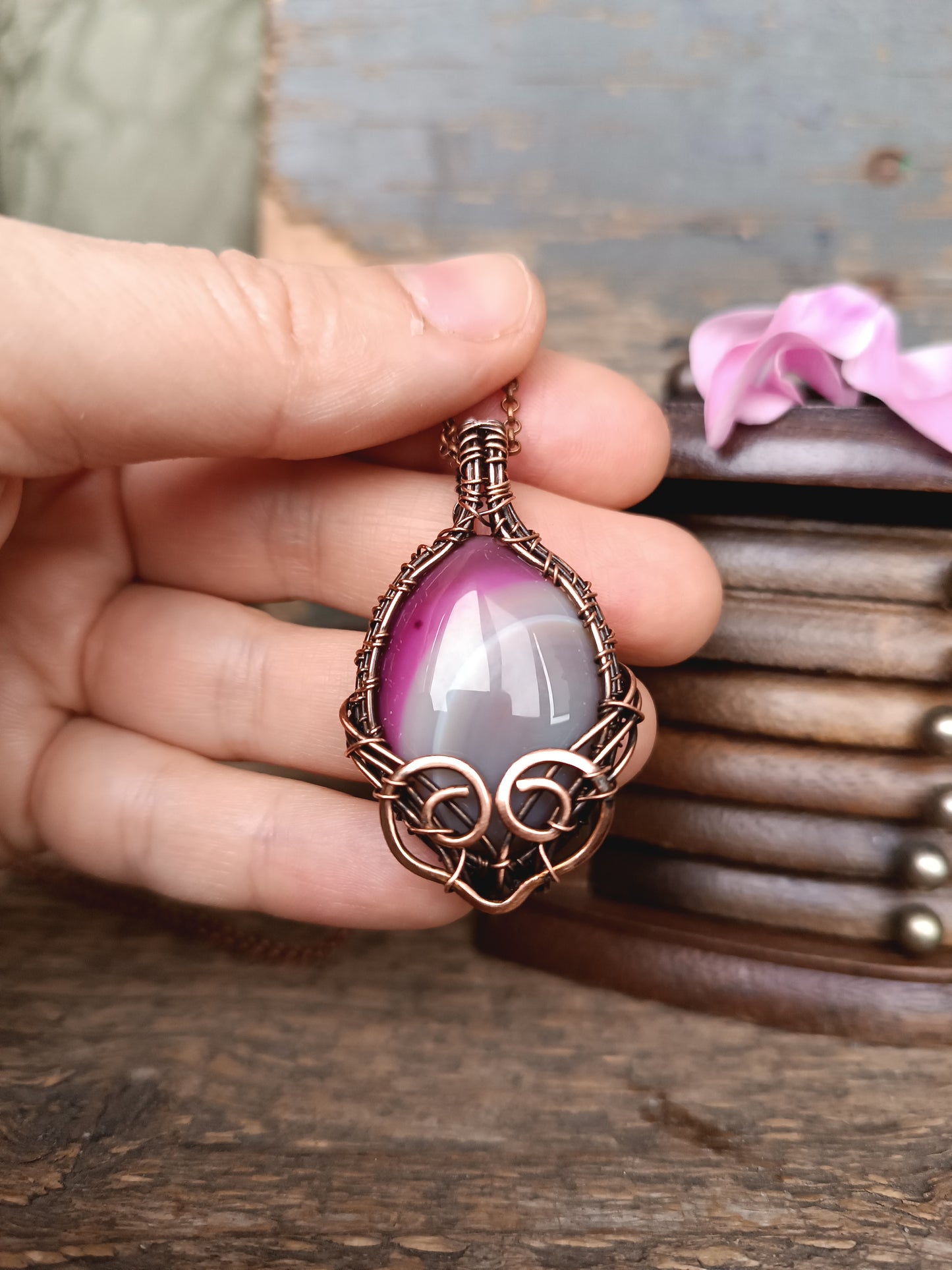 Pink agate pendant.