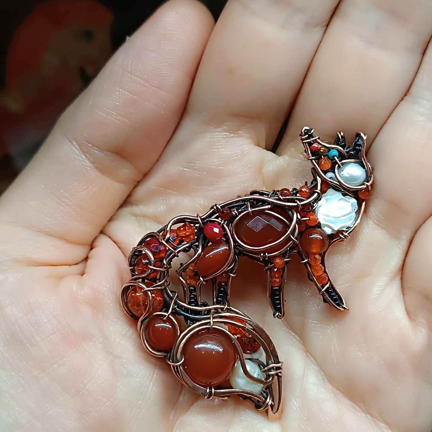 Swoopy tail foxy charm