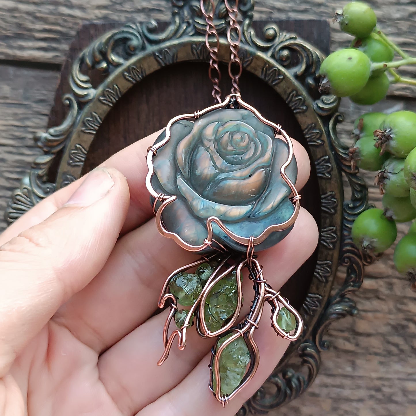 Sunset rose necklace