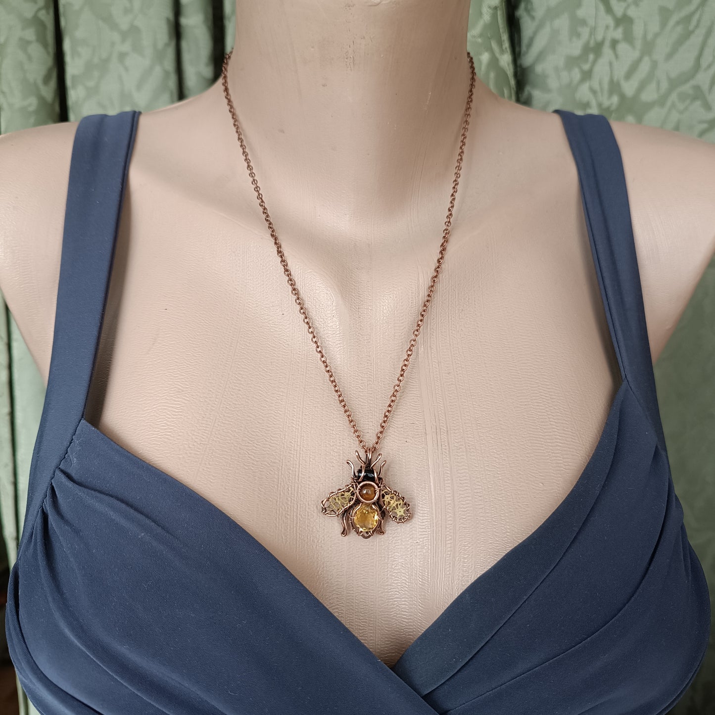 Golden cogs wings bee charm