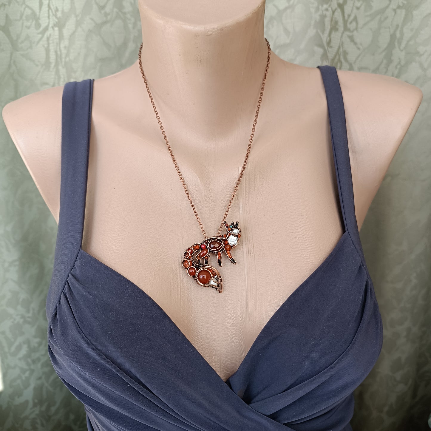 Swoopy tail foxy charm