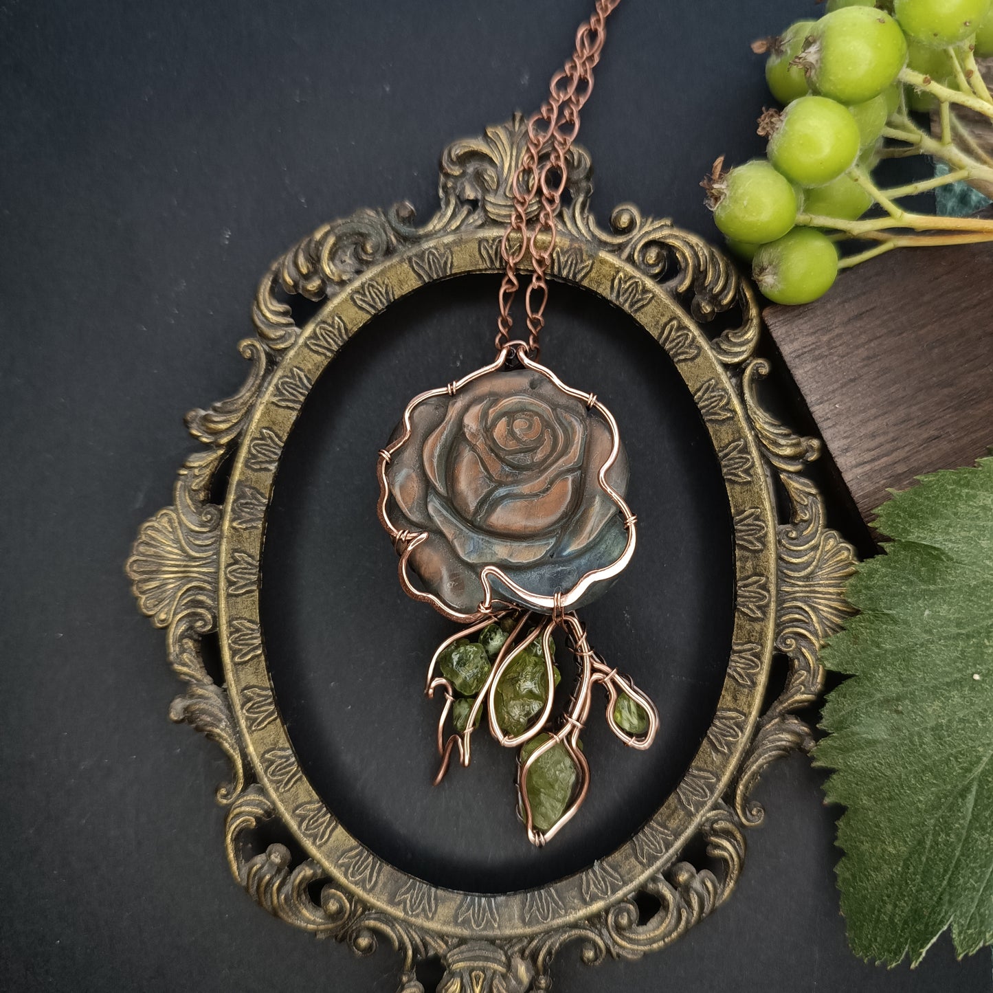 Sunset rose necklace