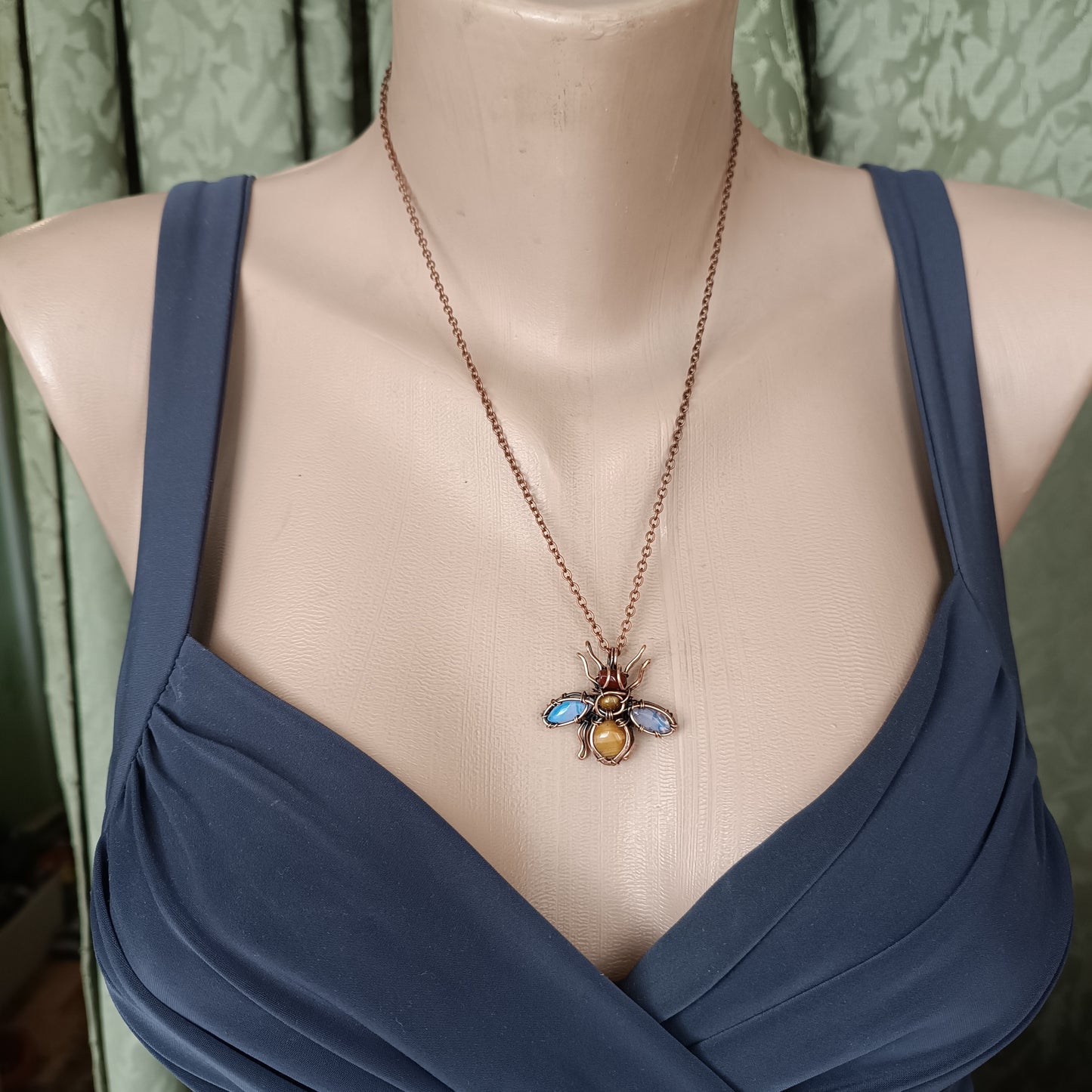 Morning sky wings bee charm