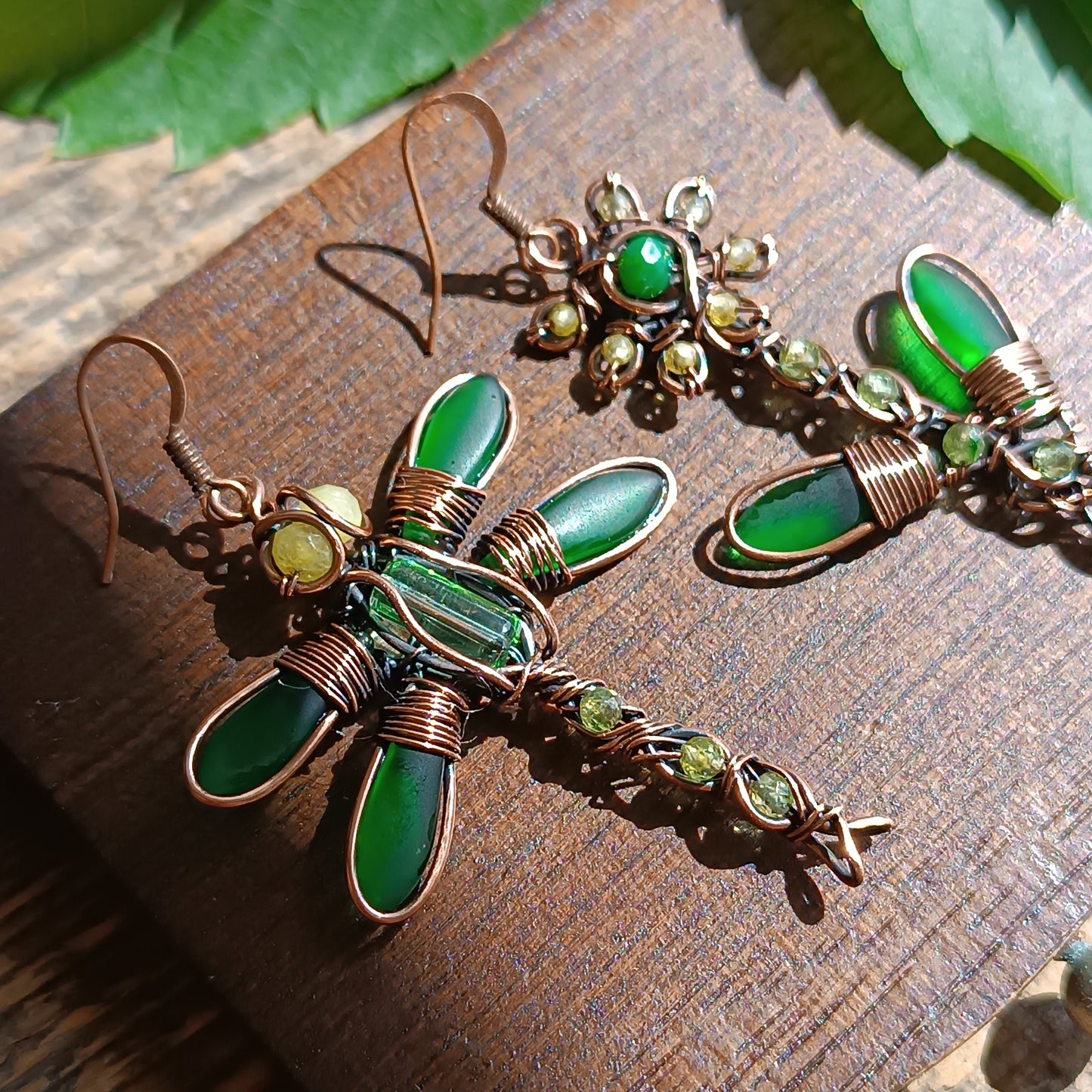 Green summer dangling earrings
