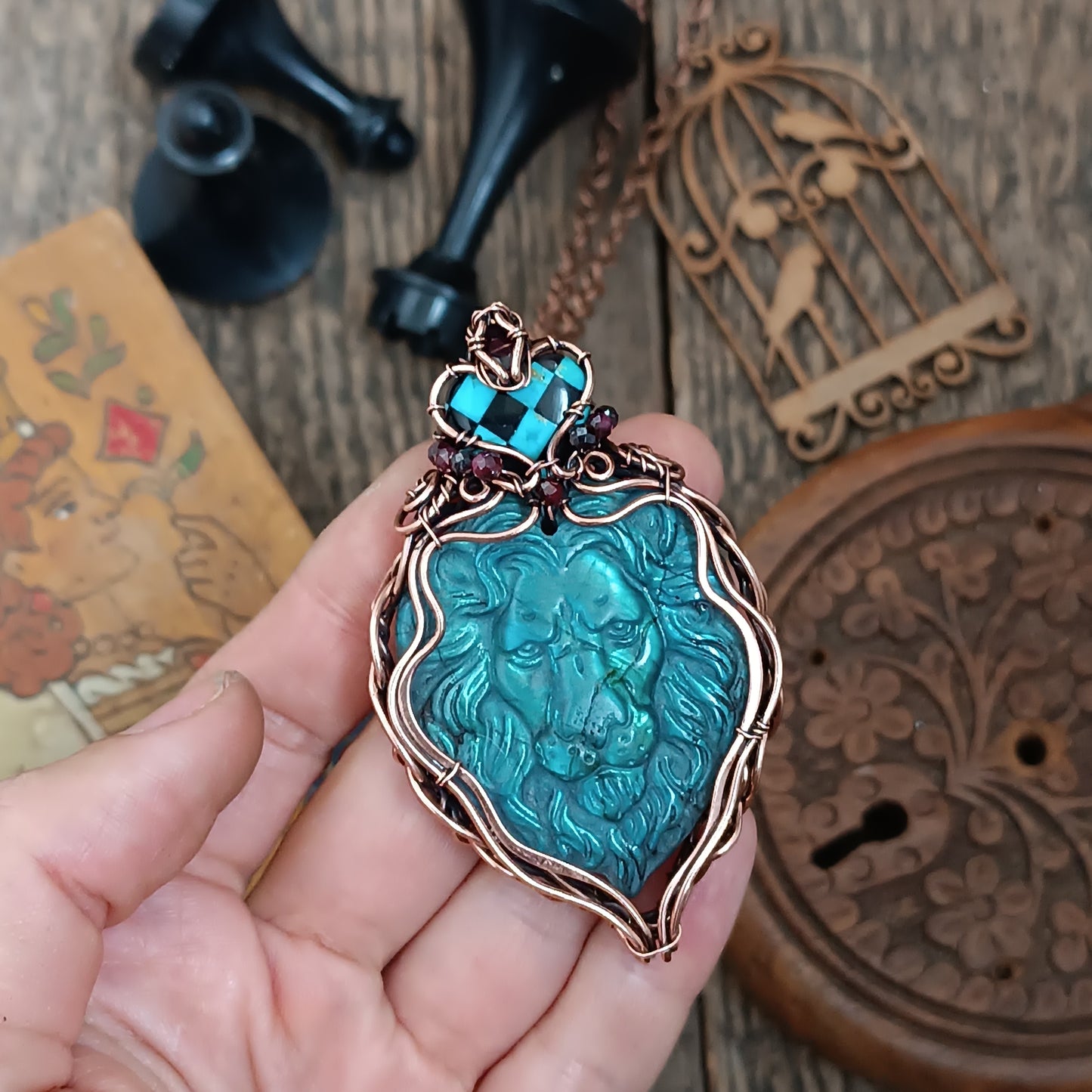 Majestic lion necklace