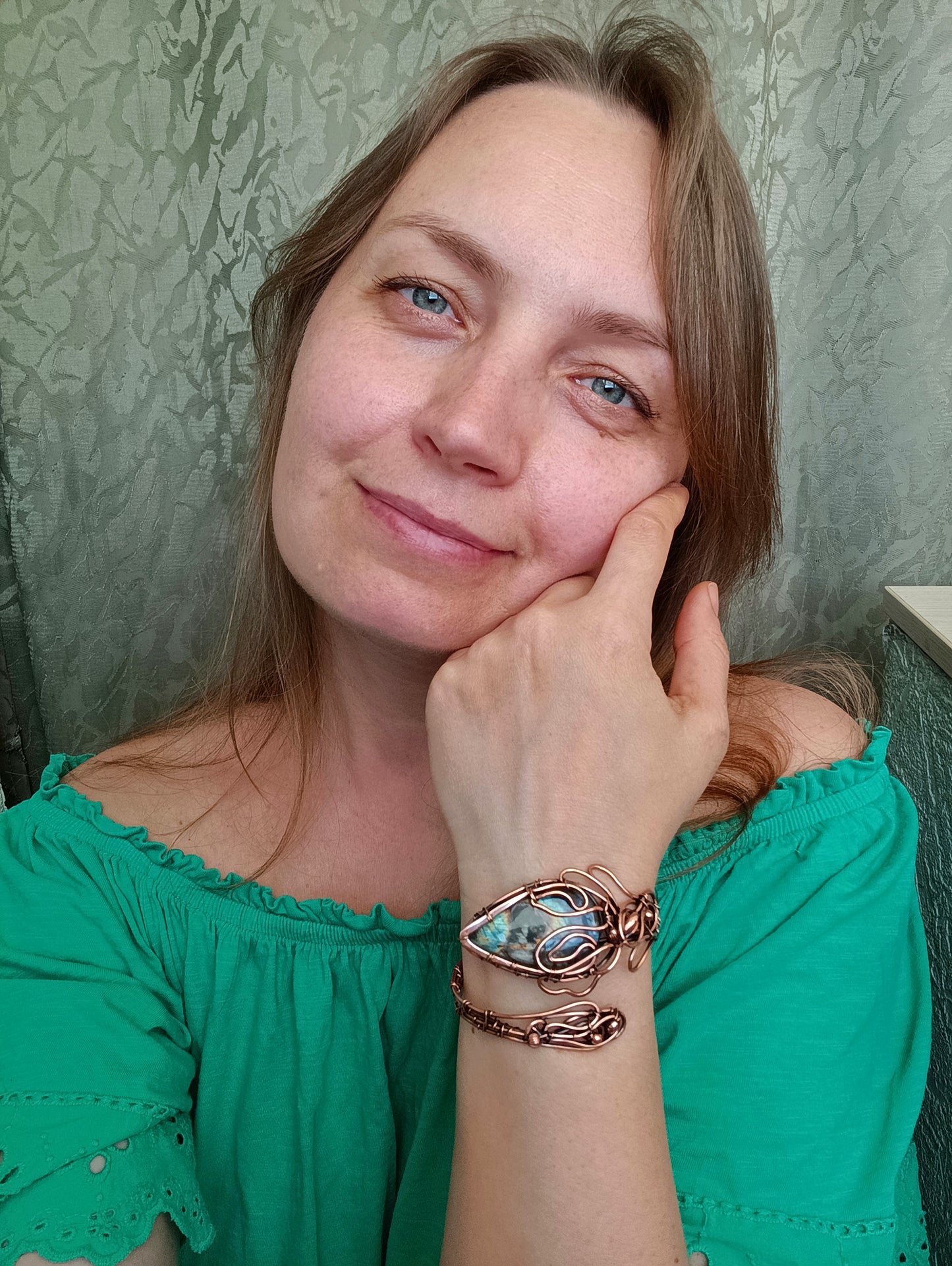 Gorgeous labradorite cuff bracelet. Adjustable. Size S-M