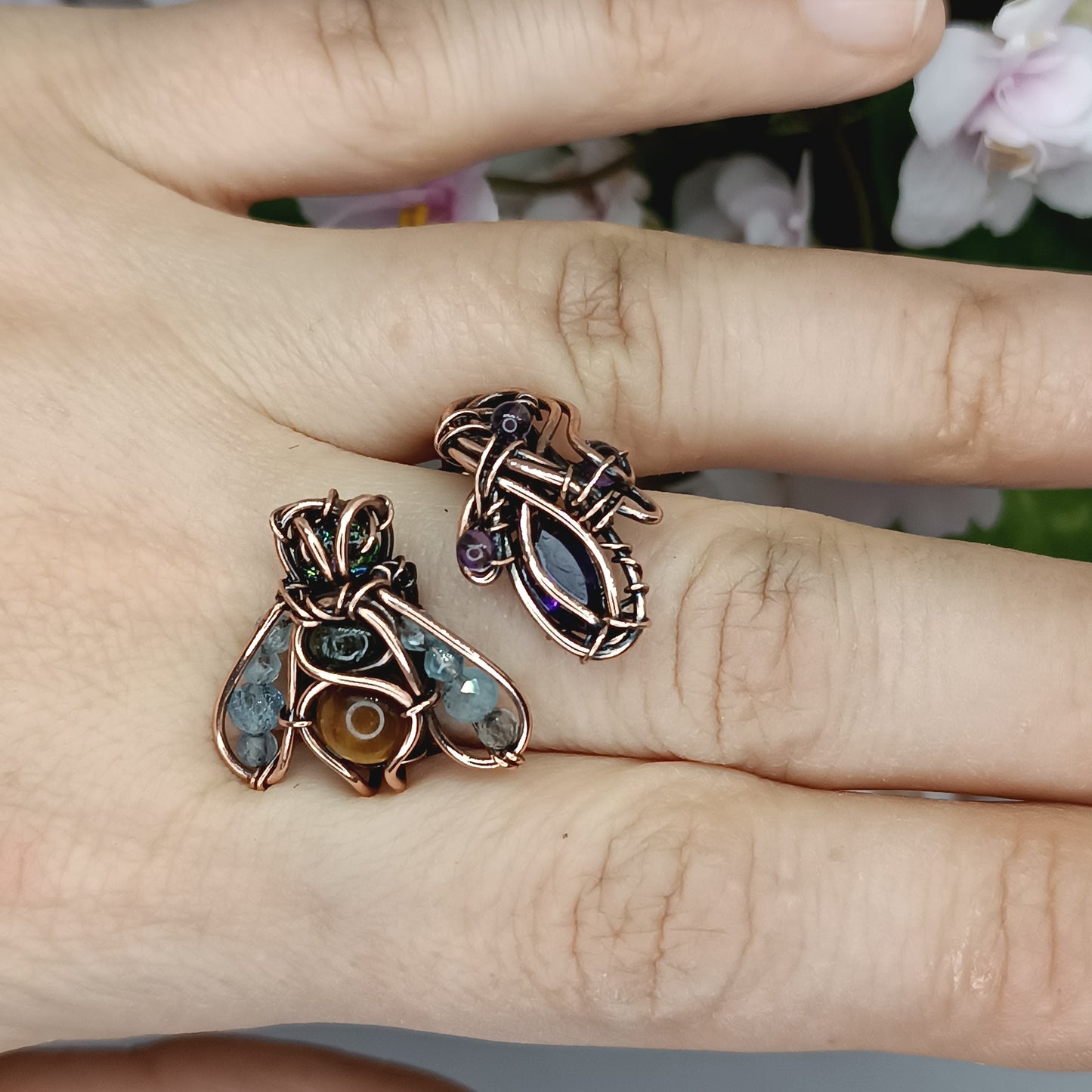 Bee. Adjustable ring.