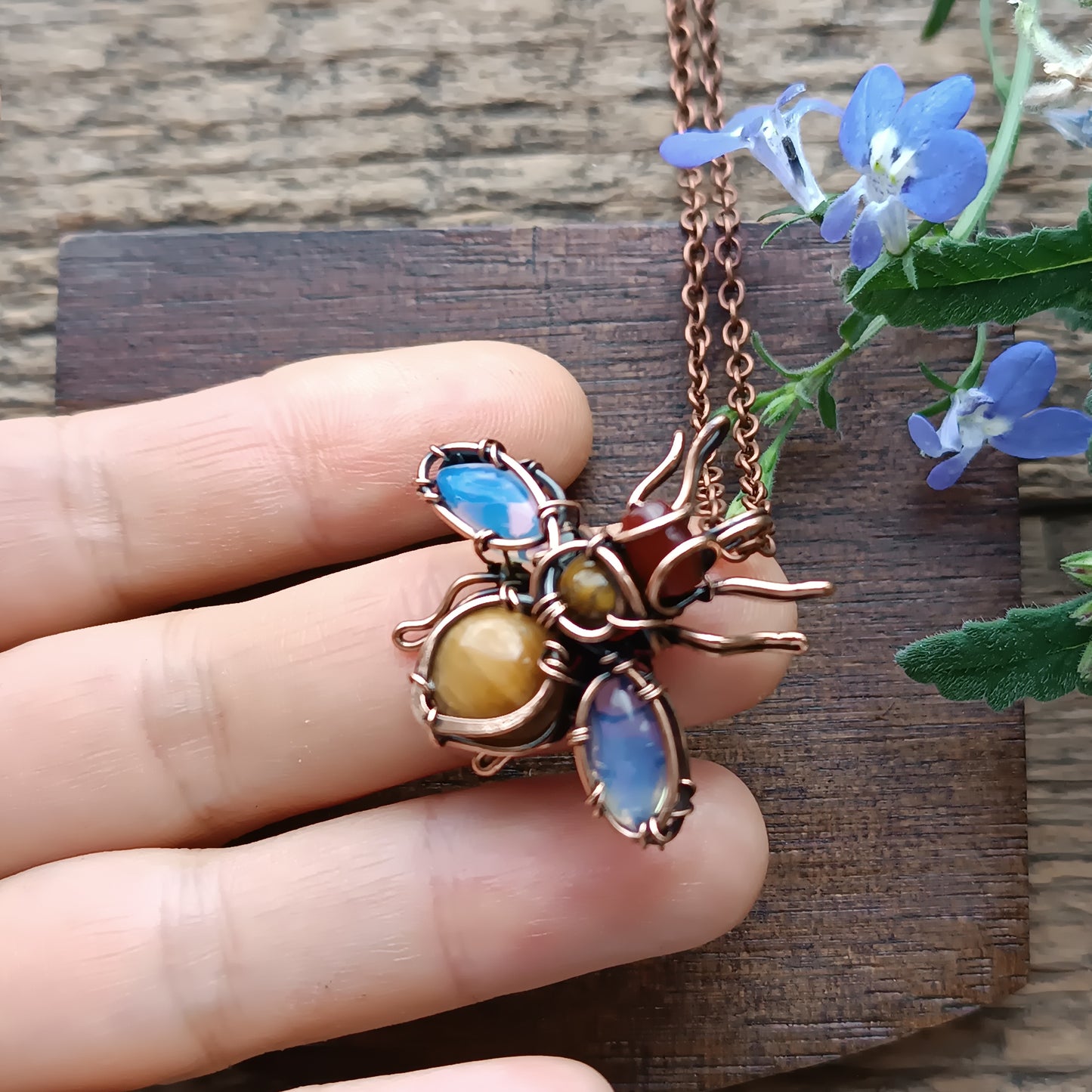 Morning sky wings bee charm
