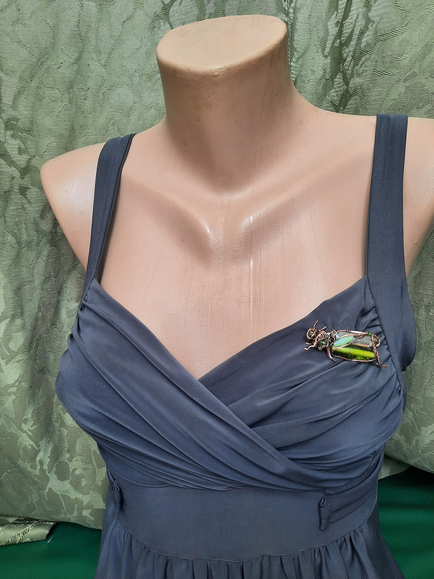 Grasshopper pin