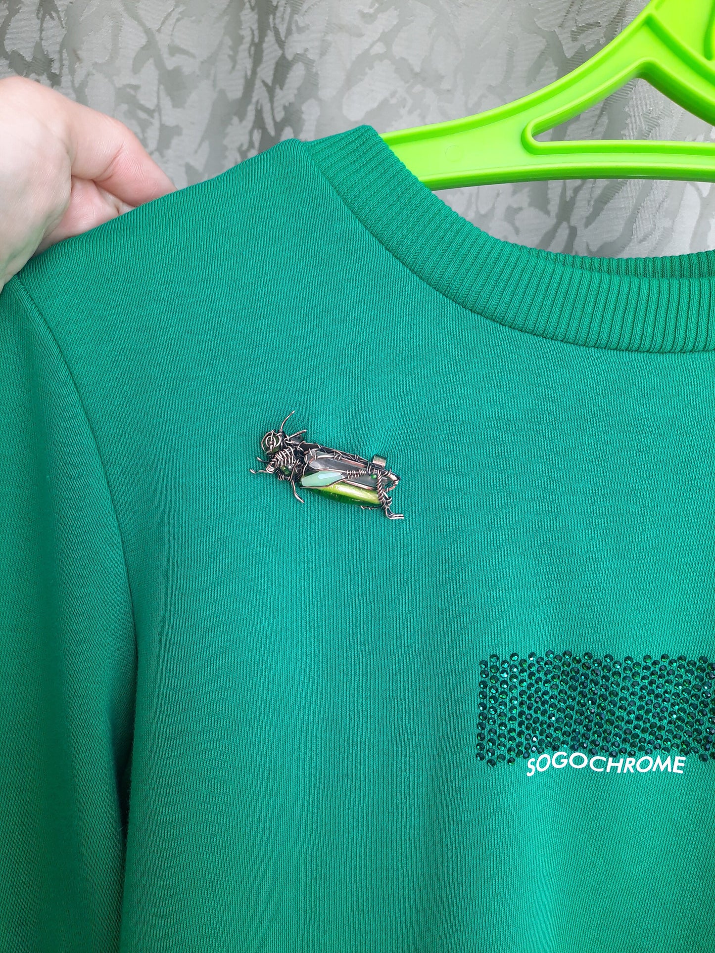 Grasshopper pin