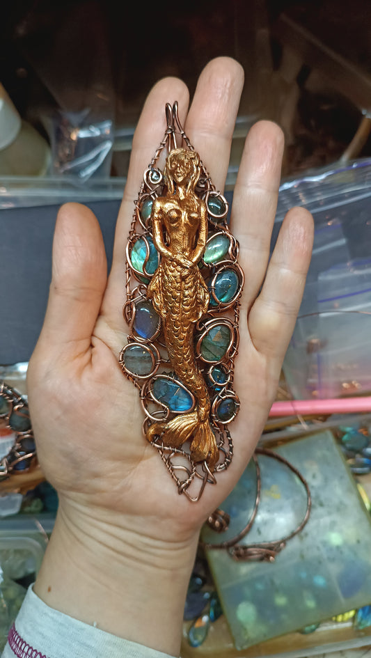 For Diane. Mermaid necklace with labradorites.