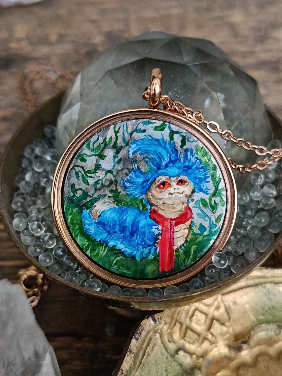 Custom pendant. Owl and the maze.