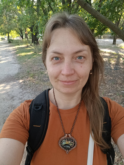 Tree of life necklace with the bear.