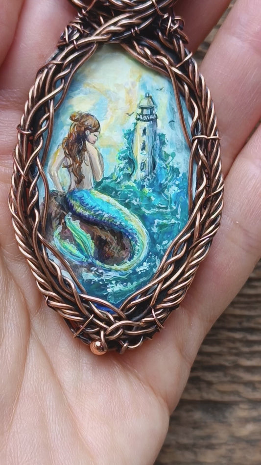 Ocean lullaby 🧜 Wearable art necklace.
