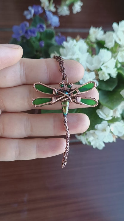 Green dragonfly charm