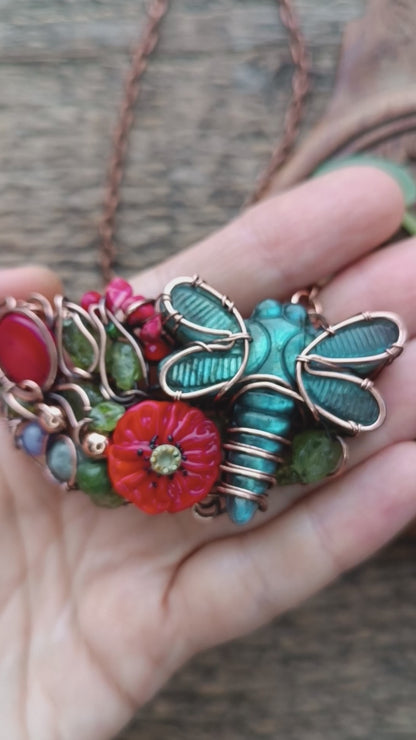 Dragonfly in the poppy meadow🏵️