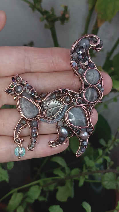 Grey kitty brooch/pendant. (2 in 1)