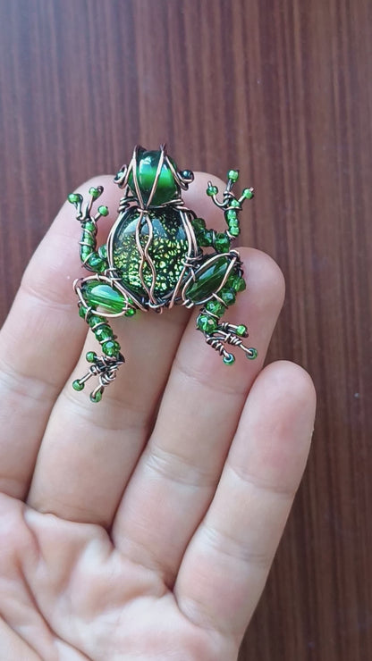 Froggy pendant