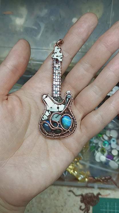 Blue guitar pendant with labradorites