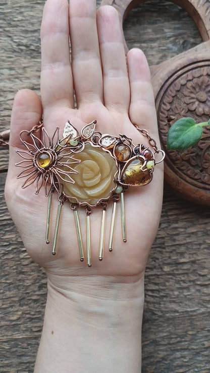Sunbeams rose garden necklace