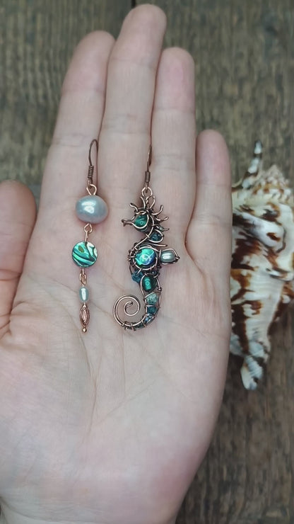 Cutie seahorse earrings