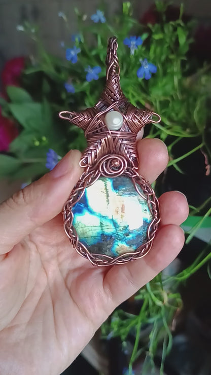 Starfish necklace.