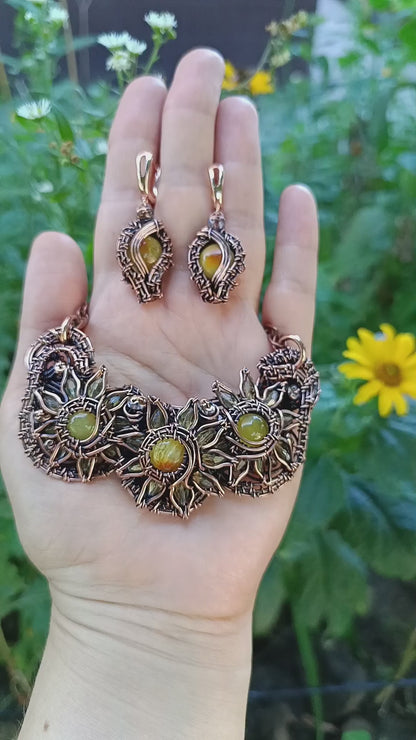 Sunflowers. Set of necklace and earrings.