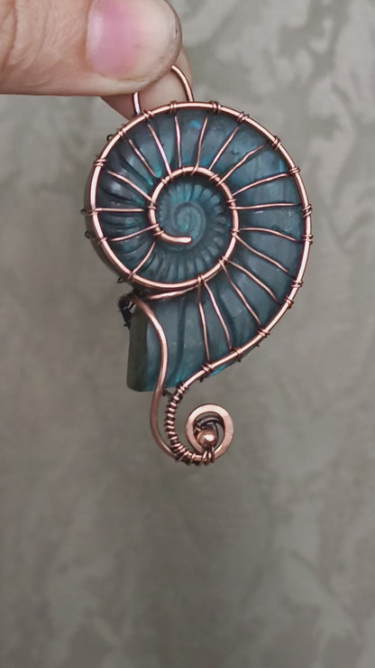 Labradorite shell necklace