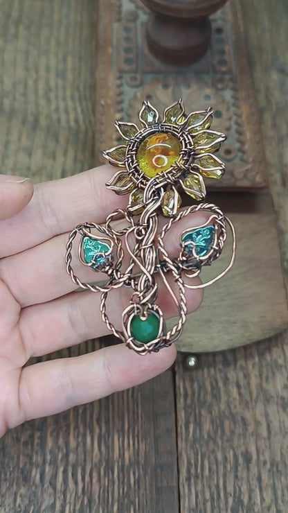 Sunflower pendant with chrysoprase root.