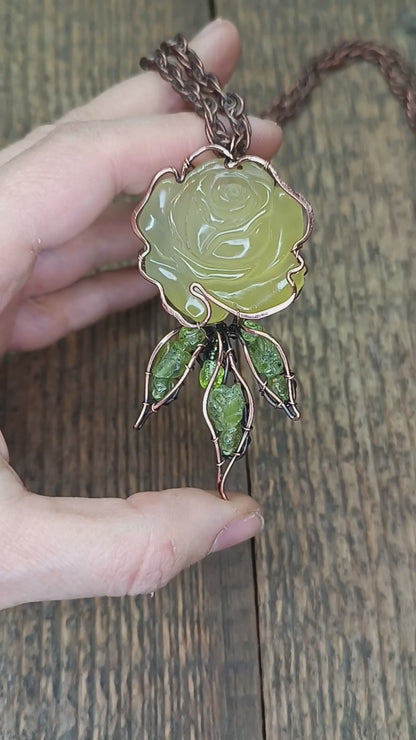 Butter yellow agate rose necklace.