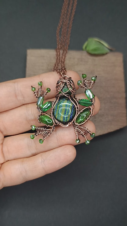 Green stripped glass froggy