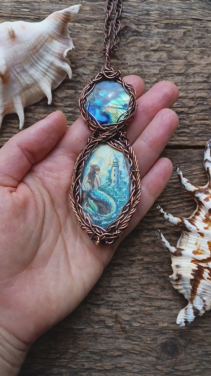 Ocean lullaby 🧜 Wearable art necklace.