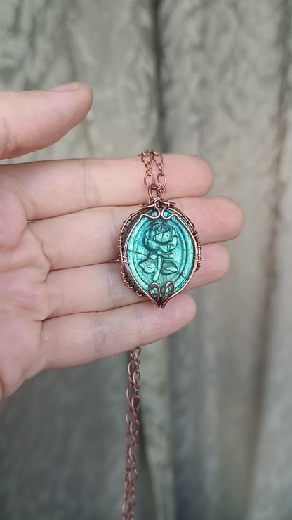Labradorite rose pendant