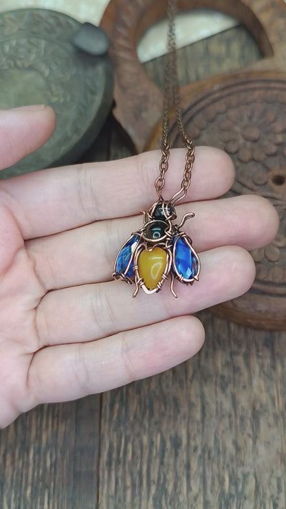 🫐🐝Blueberry honey bee pendant
