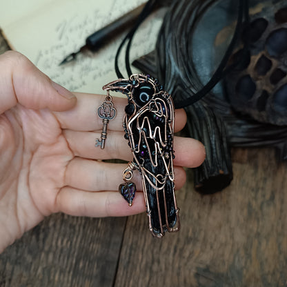 Wise secret keeper. Raven necklace.