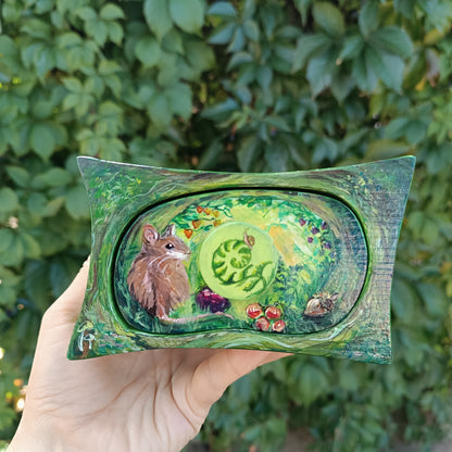 Garden mouse. Hand painted jewelry box.