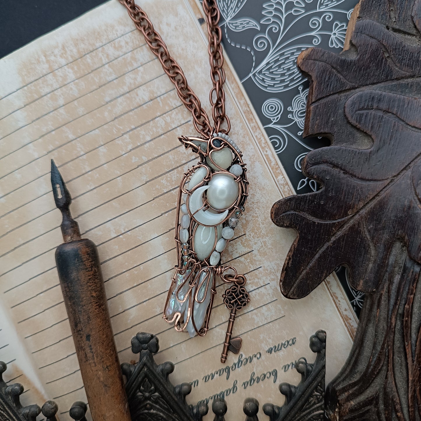 White raven necklace 🐦‍⬛🤍