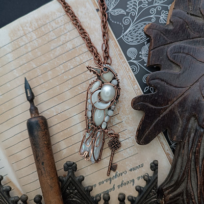 White raven necklace 🐦‍⬛🤍