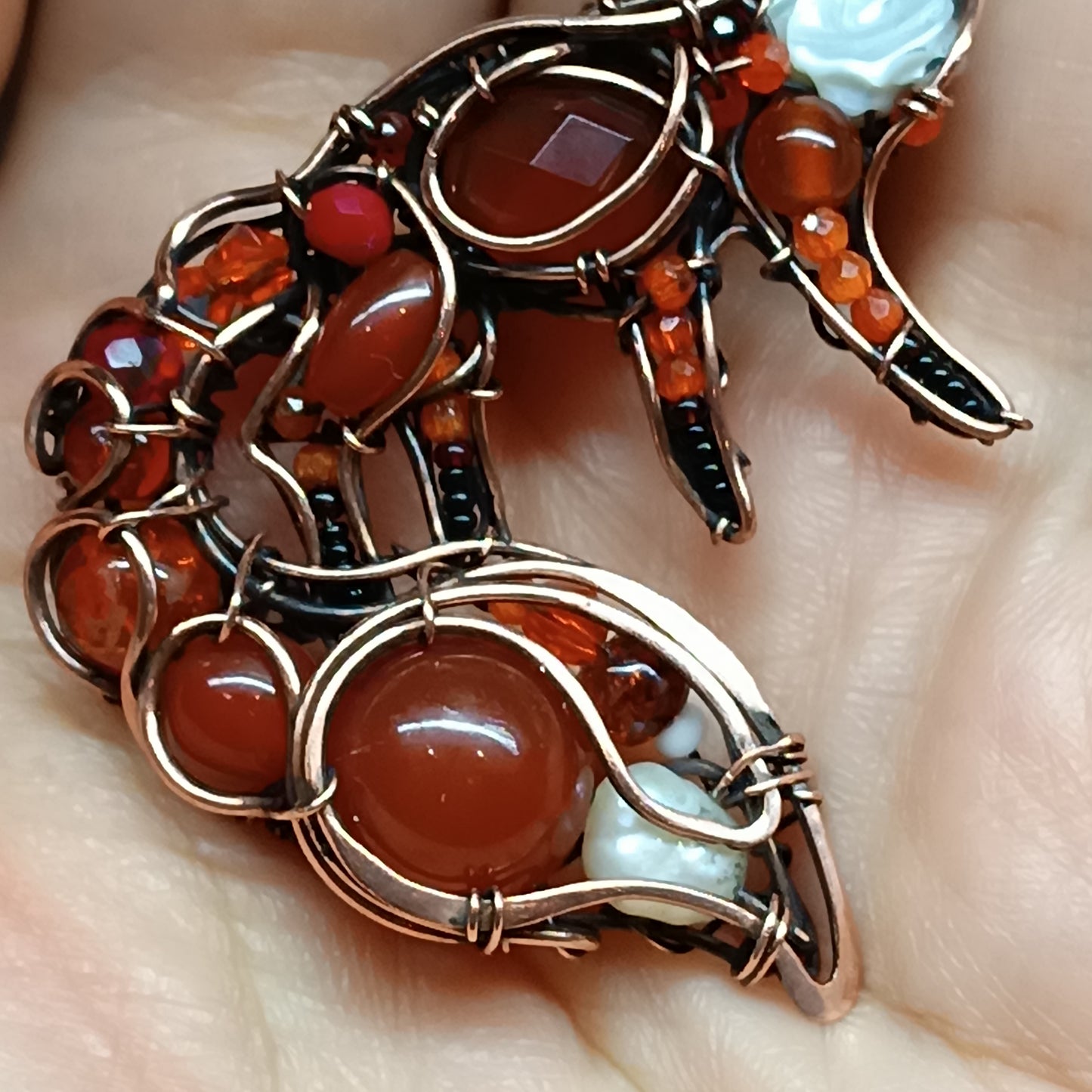 Swoopy tail foxy charm