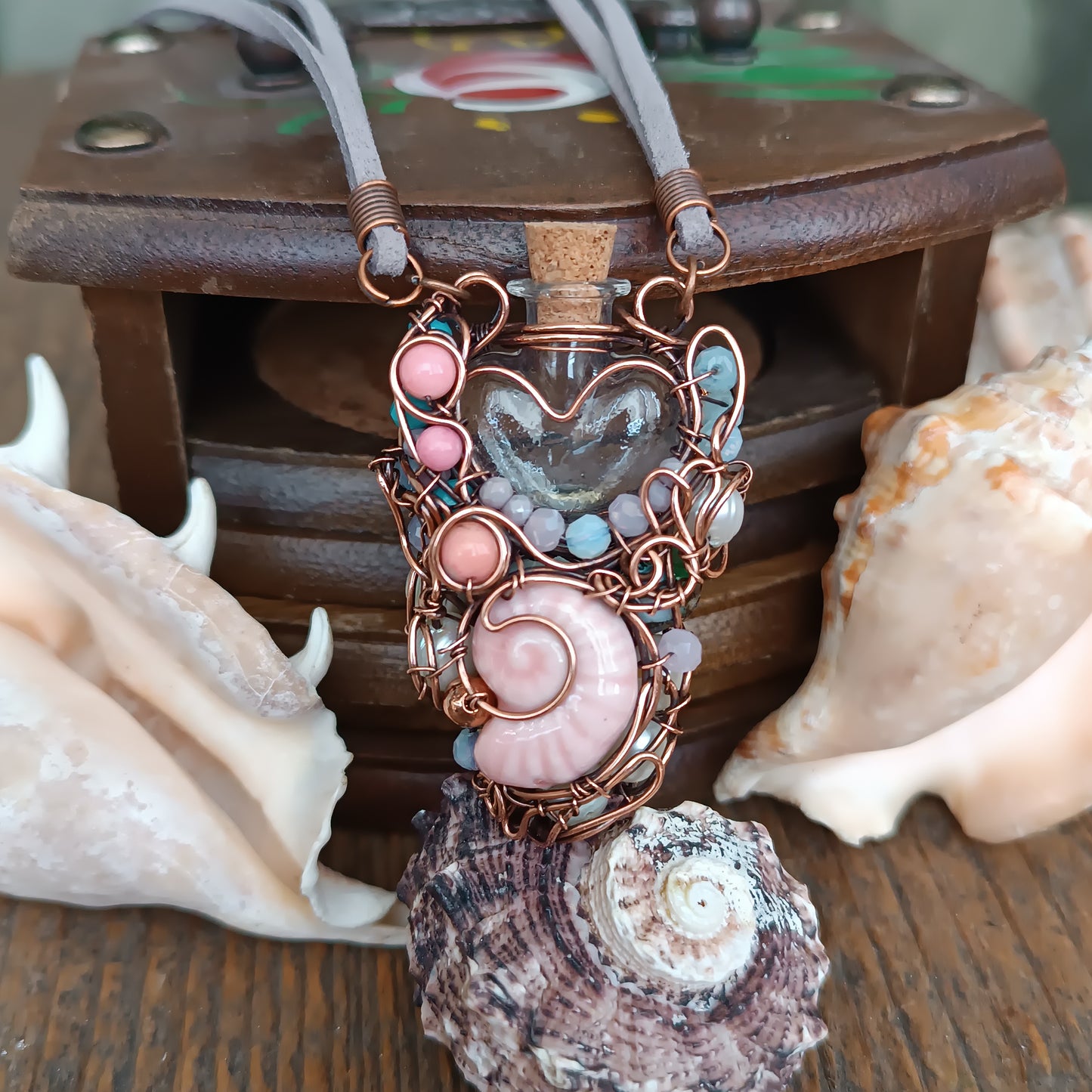 Heart of the ocean. Reversible vial necklace