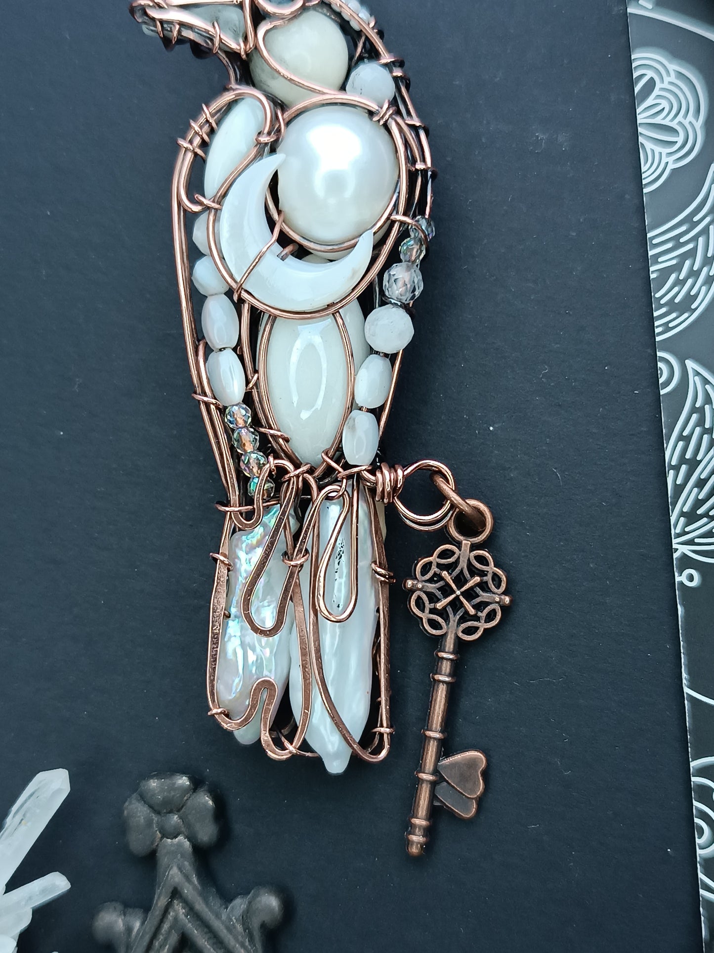 White raven necklace 🐦‍⬛🤍