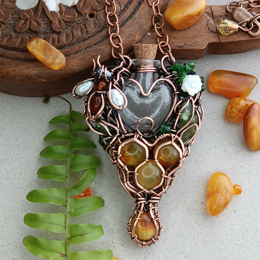BEEnevolent Summer. Vial necklace
