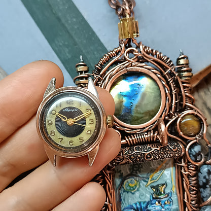 Time keeper🐱🕰️ Statement necklace with smiling cat and vintage watch.