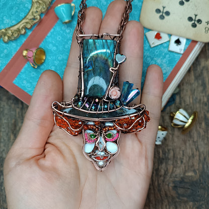 Mad Hatter necklace🎩🏵️