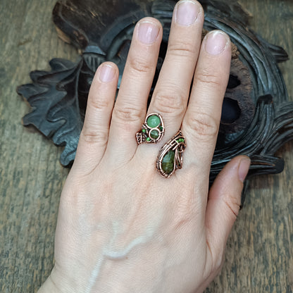 Peridot ring. Adjustable. Size S-L