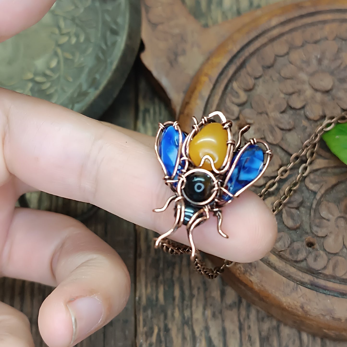 🫐🐝Blueberry honey bee pendant